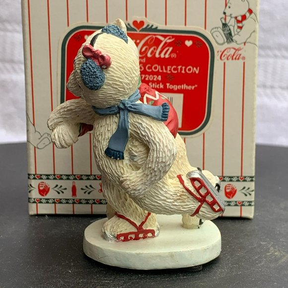 Good Friends Always Stick Together - Coca-Cola Polar Bears Cubs Figurine - 1995 - Picture 2 of 7